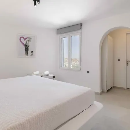 فيلة Serenity Psarou Mykonos *